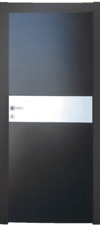 ΚΠ411 Σχέδιο με καπλαμά σε σκούρα wenge απόχρωση και ανοξείδωτη λαμαρίνα περίπου 30 – 35 cm στο κέντρο της πόρτας.